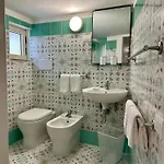 Blumoon Capri Con Accesso Piscina 3* Анакапри